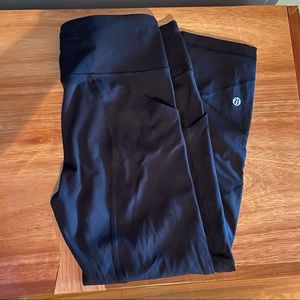 Lululemon Leggings Size 6 - Fast and Free Crop
